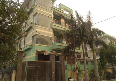 Kumar Service Apartment