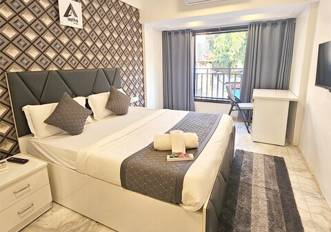 Astha Kandivli Service Apartment