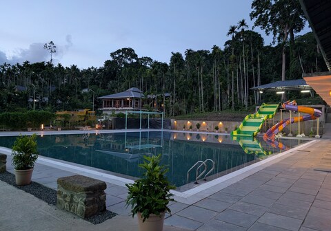 Junglee Mirchi Hotel & Resort