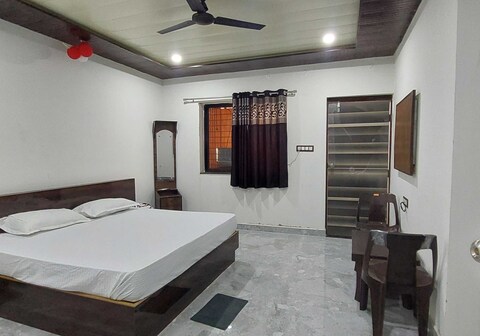 Hotel O highway blues