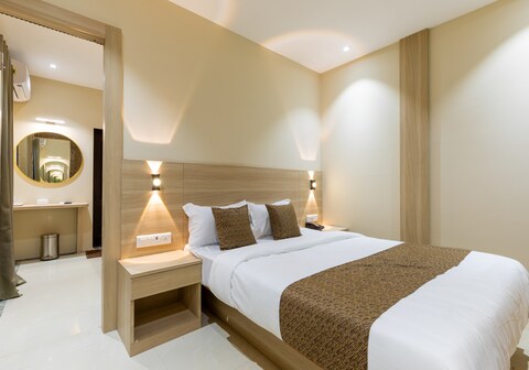 HOTEL METROPLEX