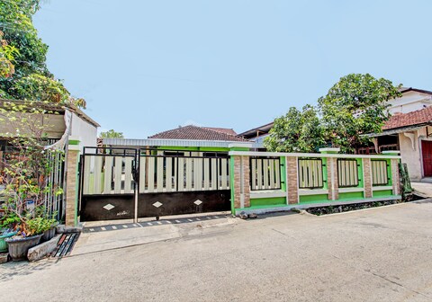 Hotel O Sengon Kostel Syariah