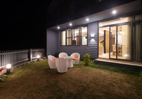 Solstice 2 BHK Luxe Cottage With Panaromic View