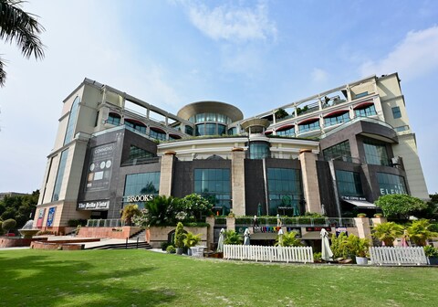 The BellaVista Hotel Chandigarh