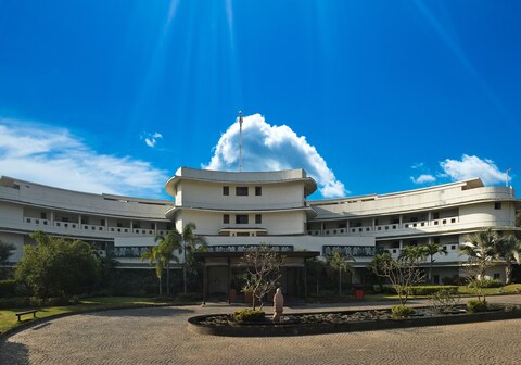 Gulmohar Greens-Golf & Country Club