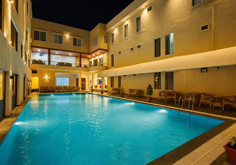 Lake View Resort And Restro