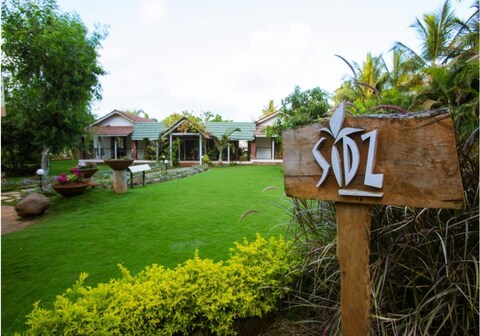 SIDZ Cottage | Villas & Bungalow
