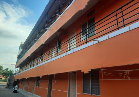 Hotel Mahadeshwara boarding and lodging