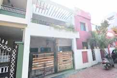 Astha Lakshmi Tourist Homestay, Indore Astha Lakshmi Tourist Homestay, Indore