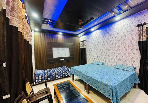 Skylight Homestay Naini