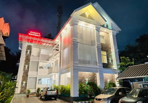 Stanleys Serviced Apartment near Amrita Hospital