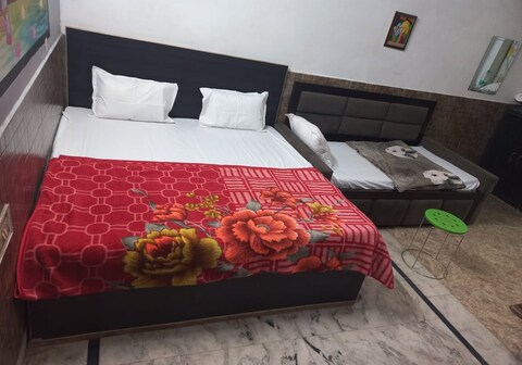 Hotel Krishna Sharnam