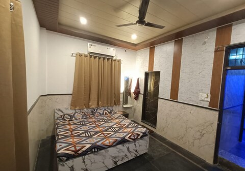 HOTEL ARAVALI PALACE