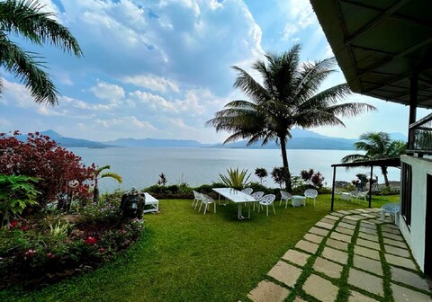 Kino Water Front Villa