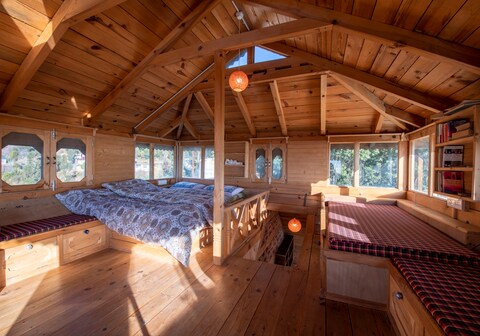 Mountain-View Family Double Room With Attic