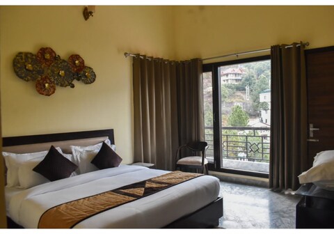 Pinewood Manor Kasauli