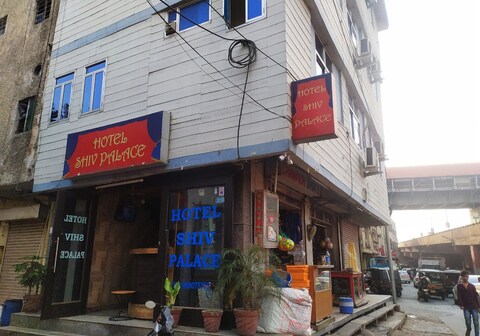 Hotel shiv palace (station road)