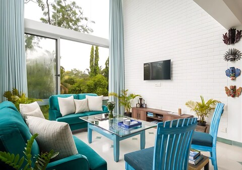 Stylish 6BHK Villa w/ Pvt Pool & Garden by Savera Stays