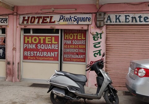 Hotel Pink Square