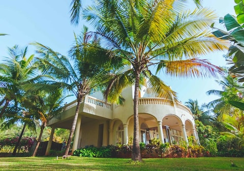 SaffronStays La Casa Maestro