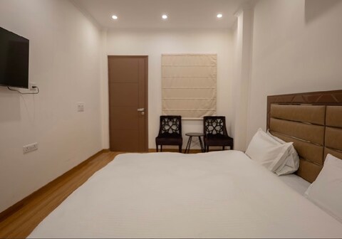 Lux  Room in sector 132 noida
