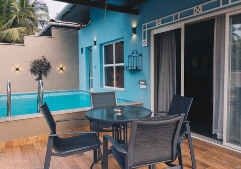 4U Close 2beach 2br pvt pool apt