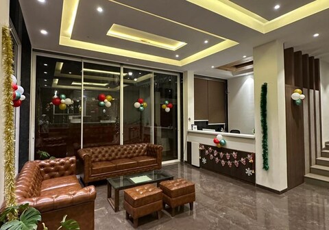 Cloud Green Resort & Spa