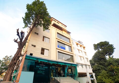 FabHotel Johri Regency