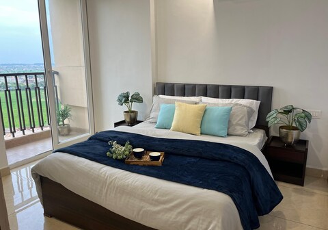 Luxurious SkyHigh Haven:6 people