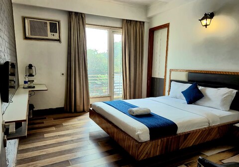 Premium Nest, Golf Course Road