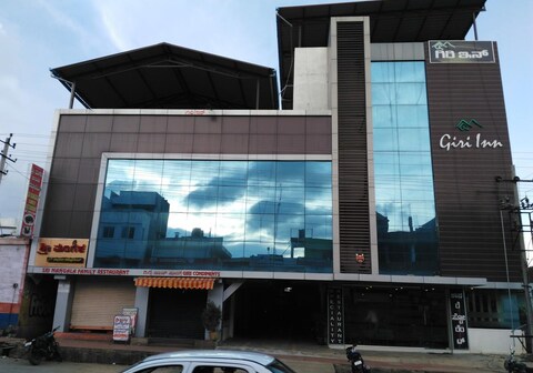 Hotel Giri Inn