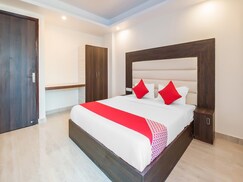 OYO 17020 Hotel Raj Palace, Delhi OYO 17020 Hotel Raj Palace, Delhi