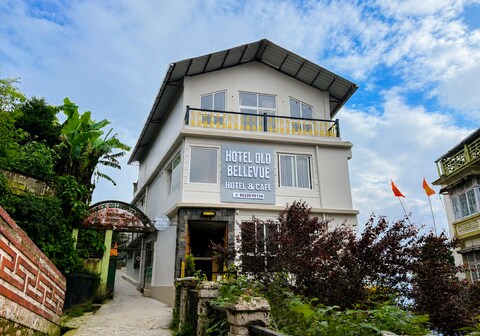 HOTEL OLD BELLEVUE