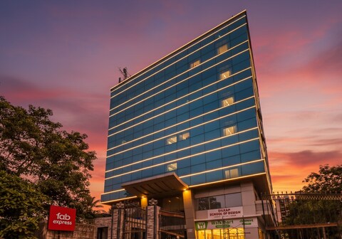 FabHotel Ascot International