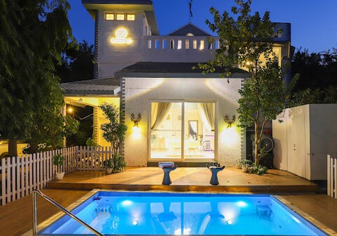 The AnuGrah - Luxury Villa with Swimming Pool