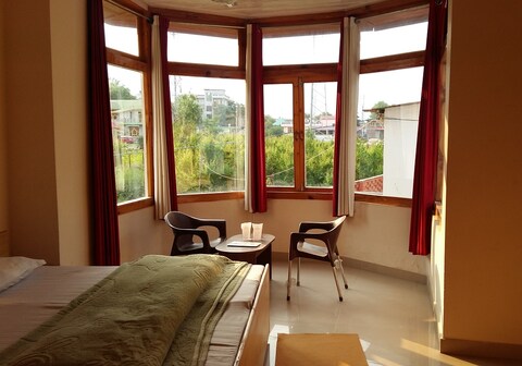 The Tara Villa | Rooms & Wi-Fi