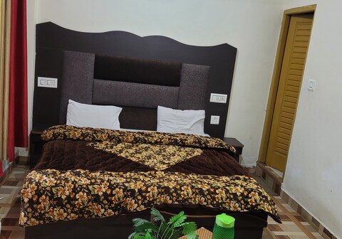 Lord Krishna Guest House