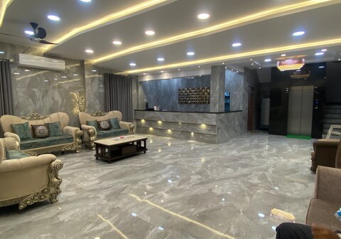 Hotel Sri Pranams Royal Grand