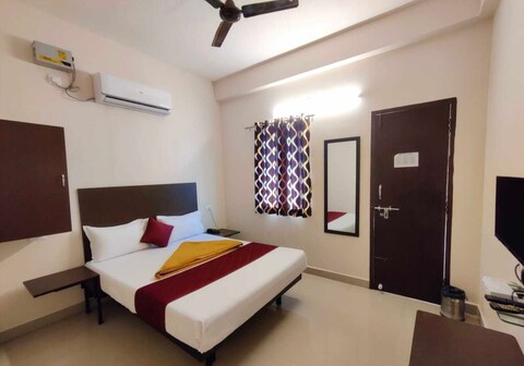 Hotel O Thirumangalam Metro Station Chennai