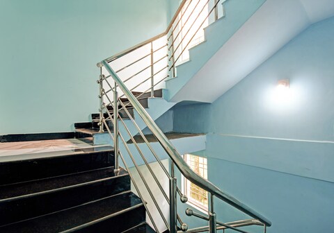 Hotel O Shristi Lodge