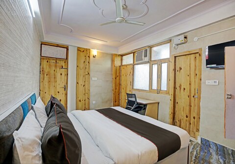 Super Sector 64 Umen Hotel Nearby Aadarsh Pariksha Kendra