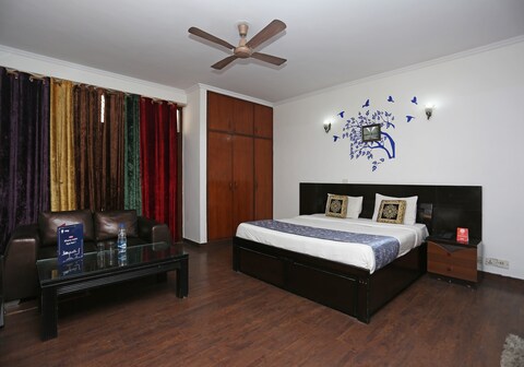 Hotel O 2173 Hotel Sebastian White