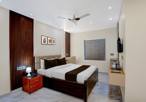 Super Townhouse Puri Bypass Crossway Formerly Hotel Pratee Heights