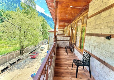 MANALI MAHAL BY HAZEL HOTELS