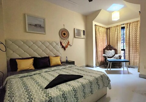 Sunflower Apartments By Jade Stays