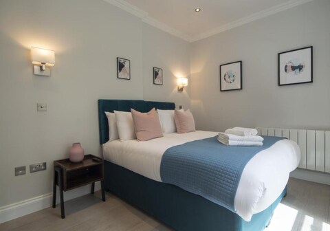 High Street Kensington Viridian Apartment