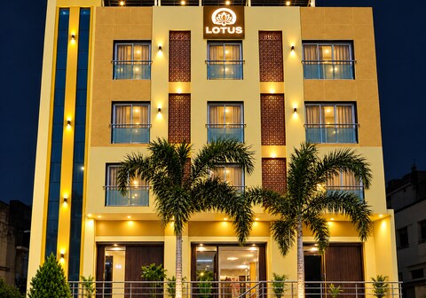 Hotel Lotus Near Rankala Lake