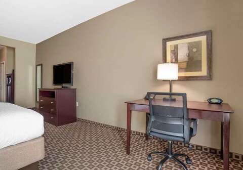 Best Western Plus Chalmette Hotel