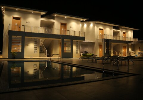 SVN BAY PARCK BEACH RESORT