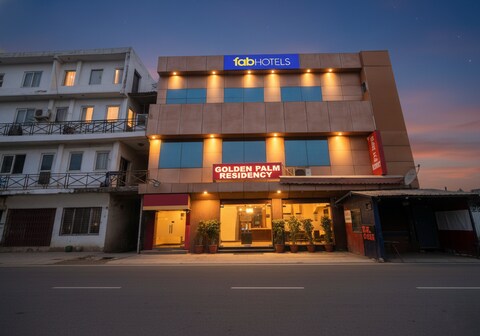 FabHotel Golden Palm